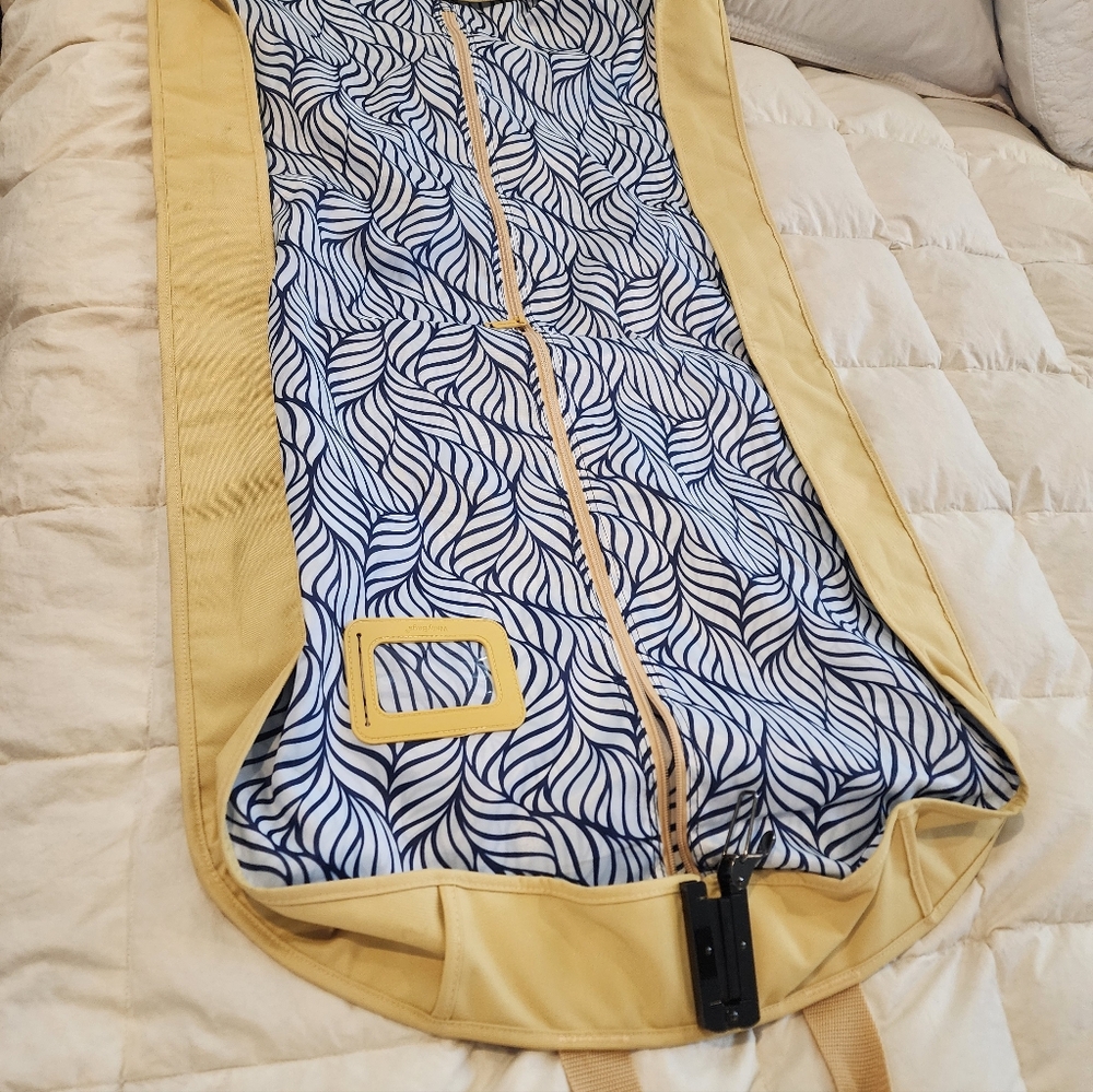 Wally Bags 40 Yellow Deluxe Garment Bag - Picture 8 of 9